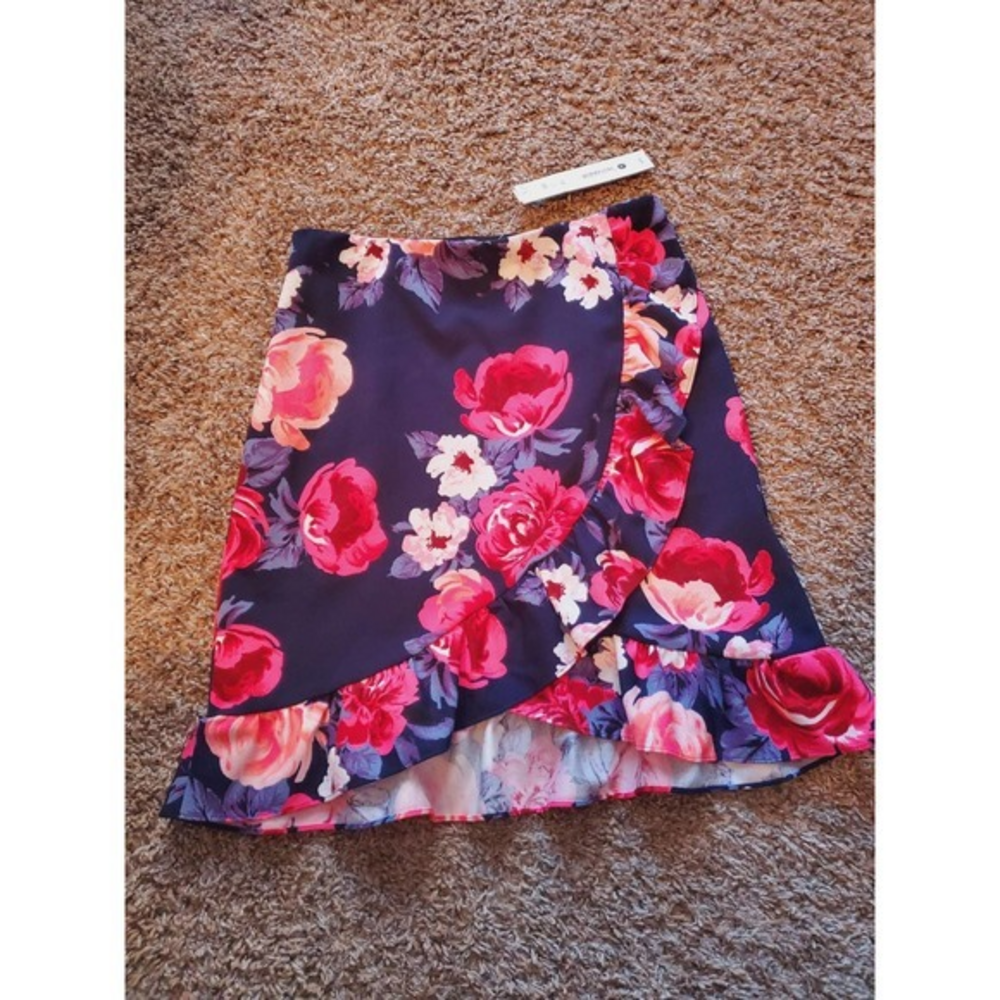Aqua Floral Skirt Size‎ Small NWT